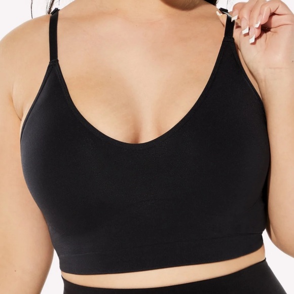 Bundle of Fabletics nearly naked shaping plunge bras - Picture 3 of 4